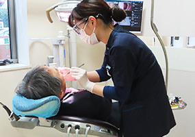 歯科衛生士によるクリーニング